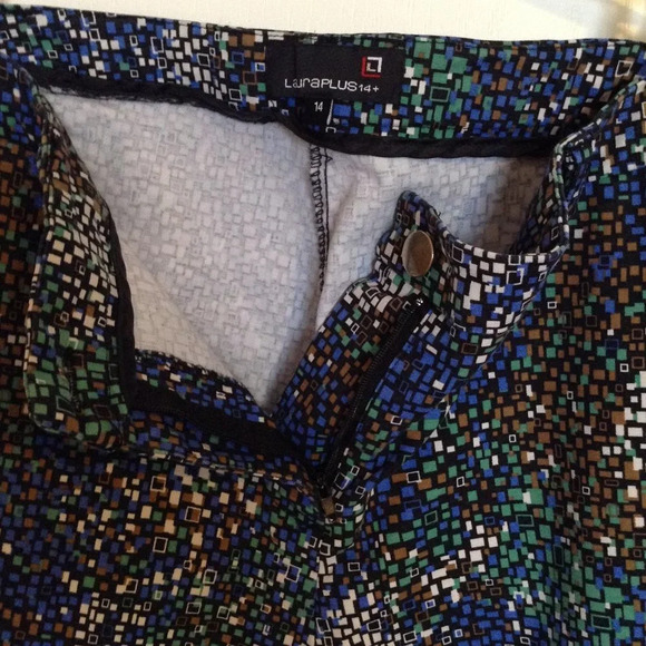 Laura Plus Women's Capri Cropped Pants Size 14 Multi Colored No Pockets Casual - Picture 3 of 9